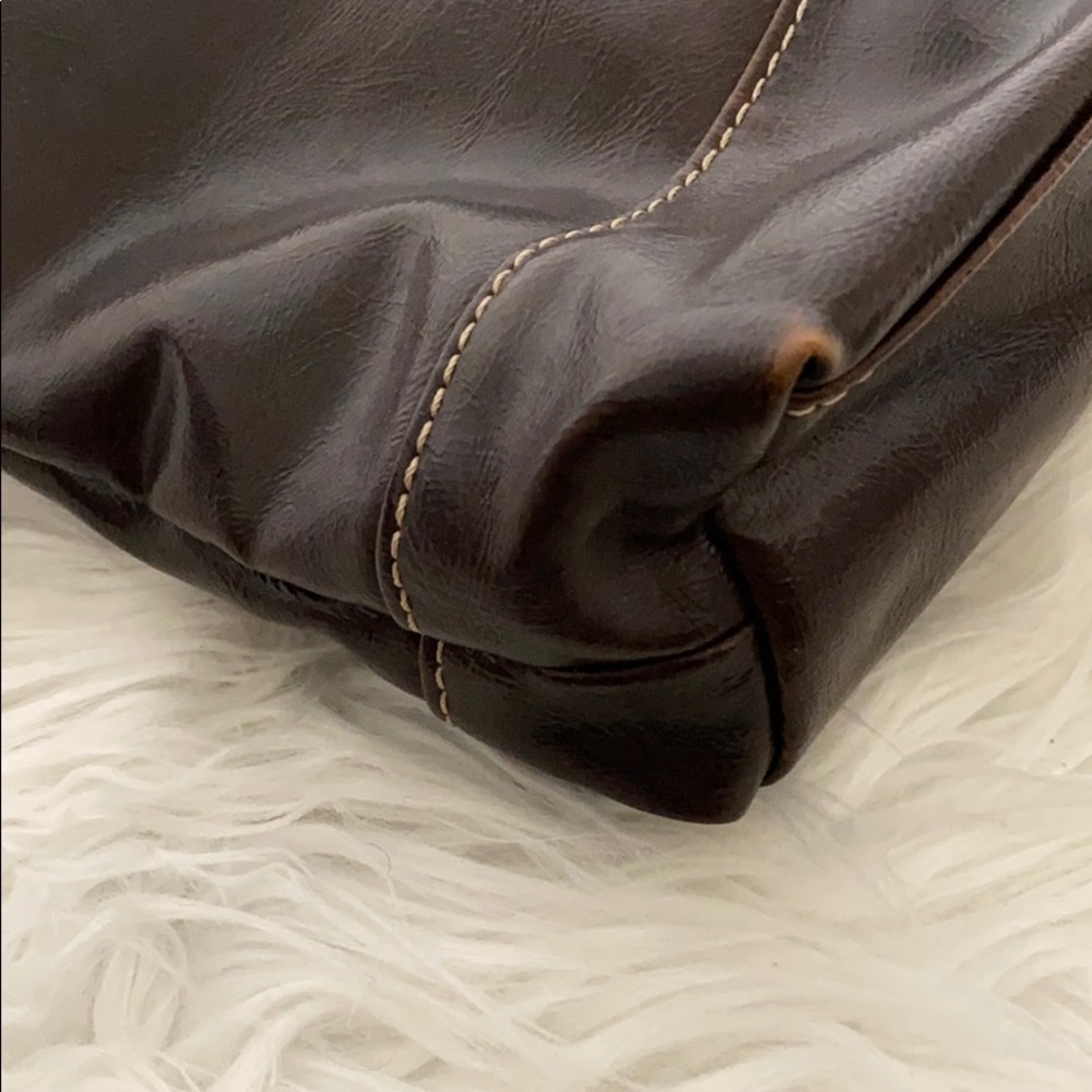 • Brown Elle Purse • - Picture 4 of 7